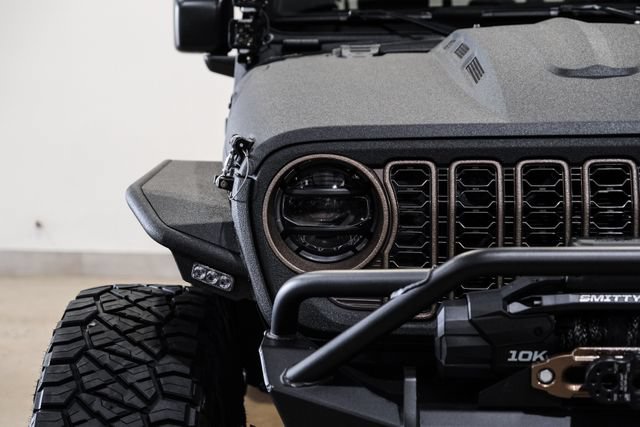 Used 2025 Jeep Gladiator Sport AWD/4WD image 3
