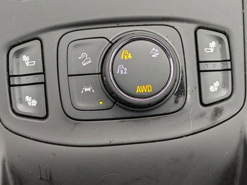 Used 2024 GMC Terrain SLT image 19