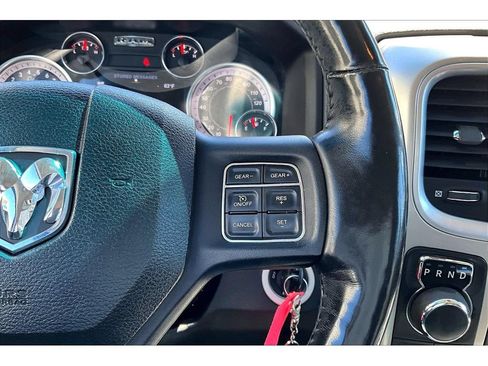 Used 2015 RAM 1500 Classic SLT w/ SLT Plus D←cor Group AWD/4WD image 19