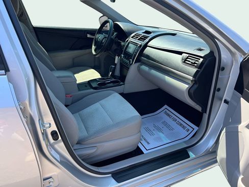 Used 2014 Toyota Camry LE FWD image 15