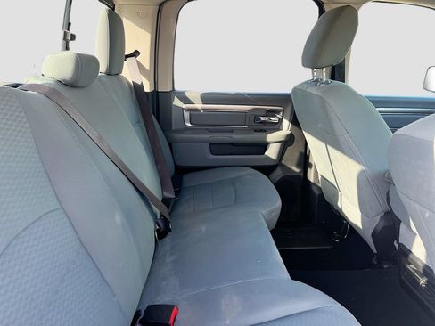Used 2019 RAM 1500 Classic SLT AWD/4WD image 23