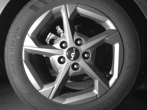 Used 2025 Kia K4 LXS image 15