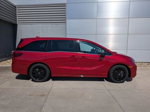 Used 2025 Honda Odyssey Sport-L image 3