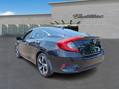 Used 2018 Honda Civic Touring image 2