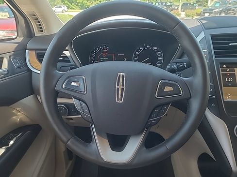 Used 2019 Lincoln MKC Select w/ Select Plus Package AWD/4WD image 15