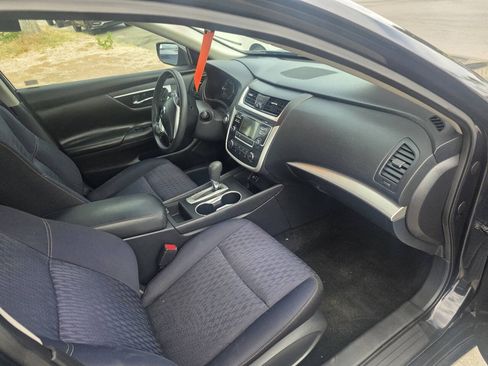 Used 2017 Nissan Altima 2.5 S w/ Power Driver Seat Package FWD image 9