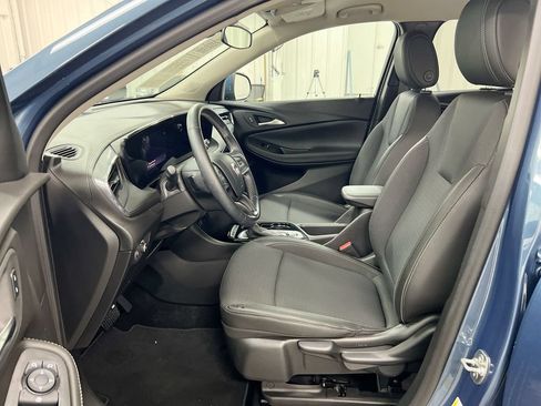 Used 2025 Buick Encore GX Preferred FWD image 19