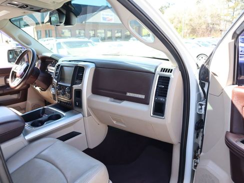 Used 2016 RAM 1500 Laramie w/ Convenience Group image 17