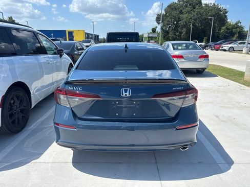 Used 2025 Honda Civic Sport image 5