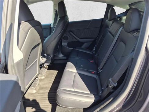 Used 2025 Tesla Model Y Long Range RWD image 15