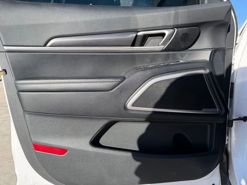 Used 2024 Kia Telluride S w/ S Sunroof Package image 11