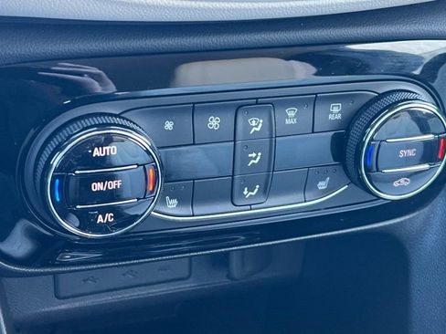 Used 2023 Buick Encore GX Select image 17