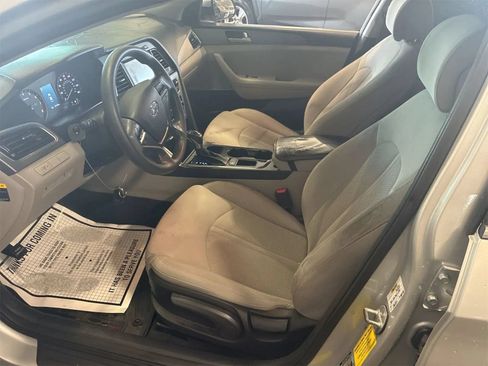 Used 2016 Hyundai Sonata SE FWD image 3
