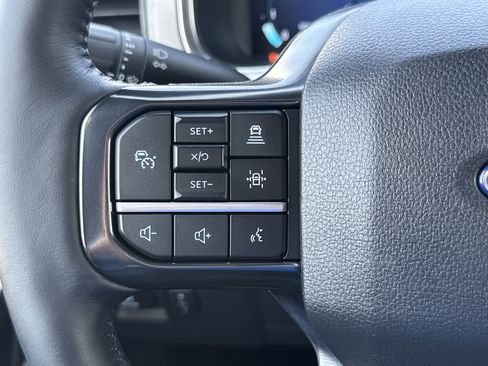 Certified 2025 Ford F150 Platinum w/ FX4 Off-Road Package AWD/4WD image 16