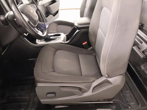 Used 2022 Chevrolet Colorado LT w/ Fleet Safety Package image 10