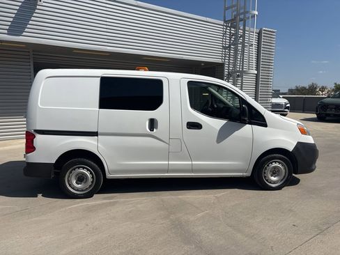 Used 2019 Nissan NV200 S image 4