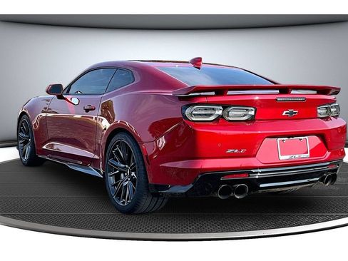 Used 2019 Chevrolet Camaro ZL1 RWD image 18
