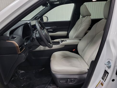 Certified 2024 Toyota Grand Highlander AWD Hybrid image 12