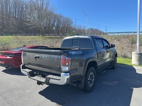 Used 2022 Toyota Tacoma TRD Off-Road w/ Black Out Package (TMS) image 29