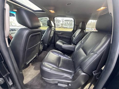 Used 2014 Chevrolet Suburban LTZ image 11