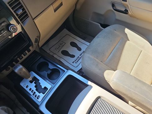 Used 2013 Nissan Titan SV w/ SV Premium Utility Pkg image 27