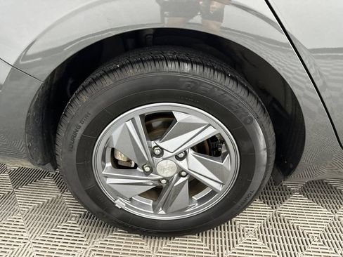 Used 2024 Hyundai Elantra SE FWD image 17