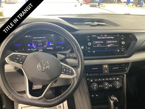 Used 2024 Volkswagen Taos SE w/ Panoramic Sunroof Package AWD/4WD image 6