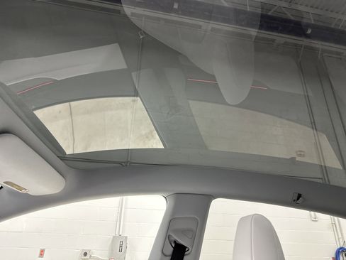 Used 2026 Tesla Model Y 2WD image 28