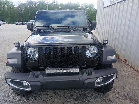 Used 2023 Jeep Gladiator Sport AWD/4WD image 8