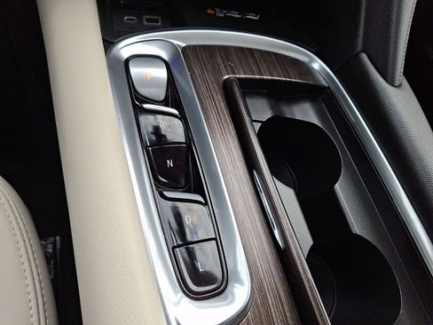 Certified 2024 Buick Enclave Avenir w/ Avenir Technology Package image 17