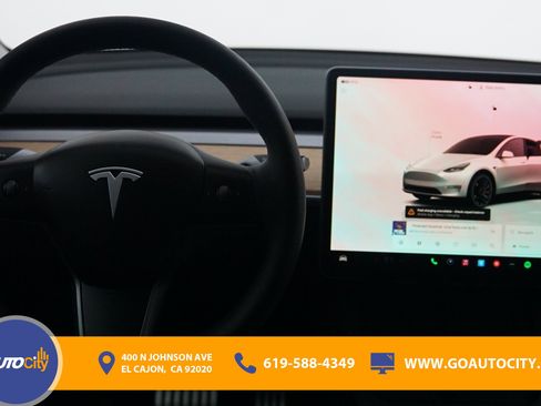 Used 2023 Tesla Model Y Performance image 5