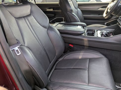 Used 2024 Jeep Wagoneer L Series II w/ Flexible Seating Group image 40