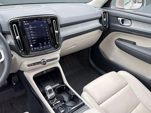 Used 2024 Volvo XC40 B5 Plus w/ Protection Package Premier image 26