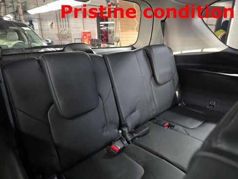 Used 2024 Nissan Armada Platinum w/ Captain's Chairs Package image 9