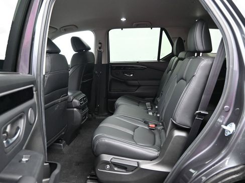 Used 2025 Honda Pilot EX-L image 23