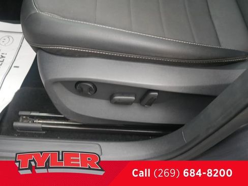 Used 2022 Volkswagen Taos SE image 24