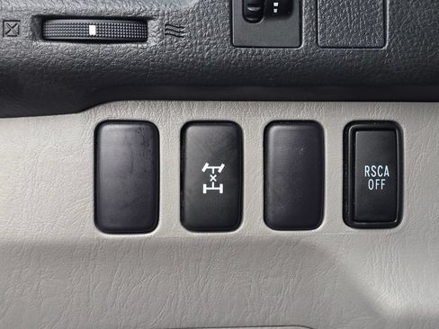 Used 2007 Toyota 4Runner SR5 AWD/4WD image 24