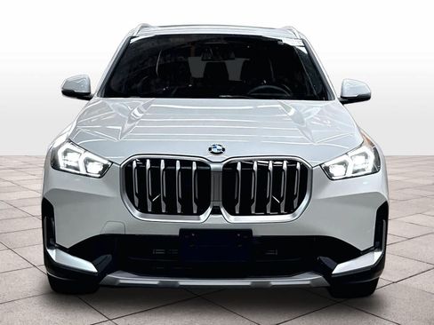 Used 2025 BMW X1 xDrive28i w/ Premium Package AWD/4WD image 3