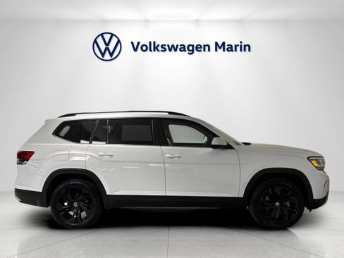 Used 2023 Volkswagen Atlas SE w/ Black Wheel Package image 6
