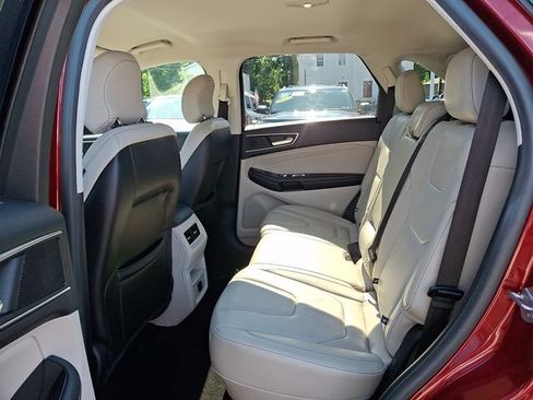 Used 2015 Ford Edge Titanium FWD image 10