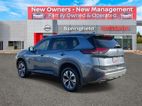 Used 2021 Nissan Rogue SV w/ Premium Package image 6