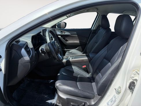Used 2018 MAZDA MAZDA3 Touring FWD image 10