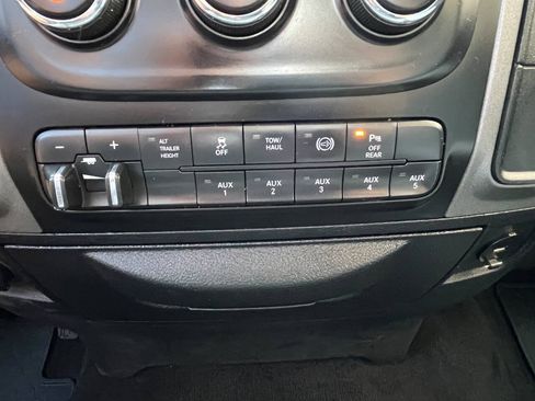 Used 2016 RAM 3500 Tradesman w/ Chrome Appearance Group AWD/4WD image 27