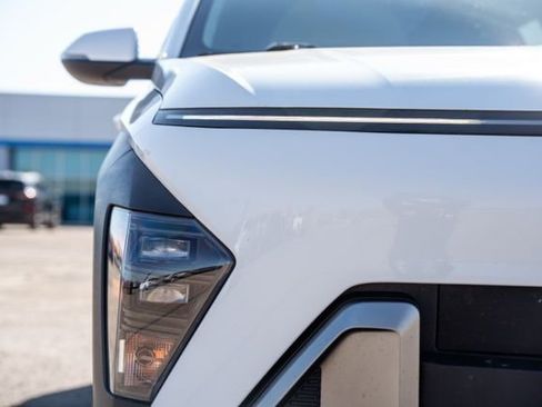 Used 2024 Hyundai Kona SEL image 12