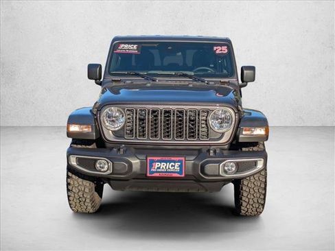 Certified 2025 Jeep Gladiator Sport image 3