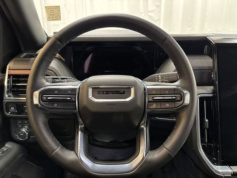 Used 2025 GMC Yukon Denali AWD/4WD image 14