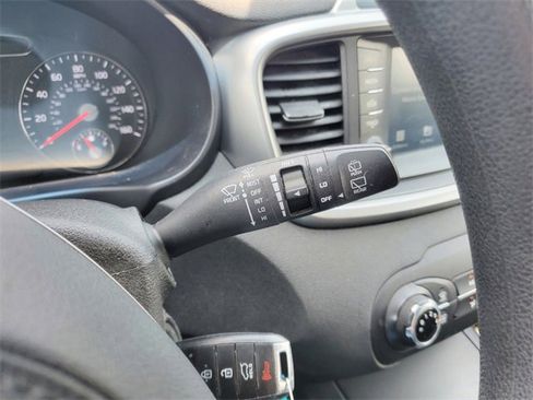Used 2019 Kia Sorento LX image 14