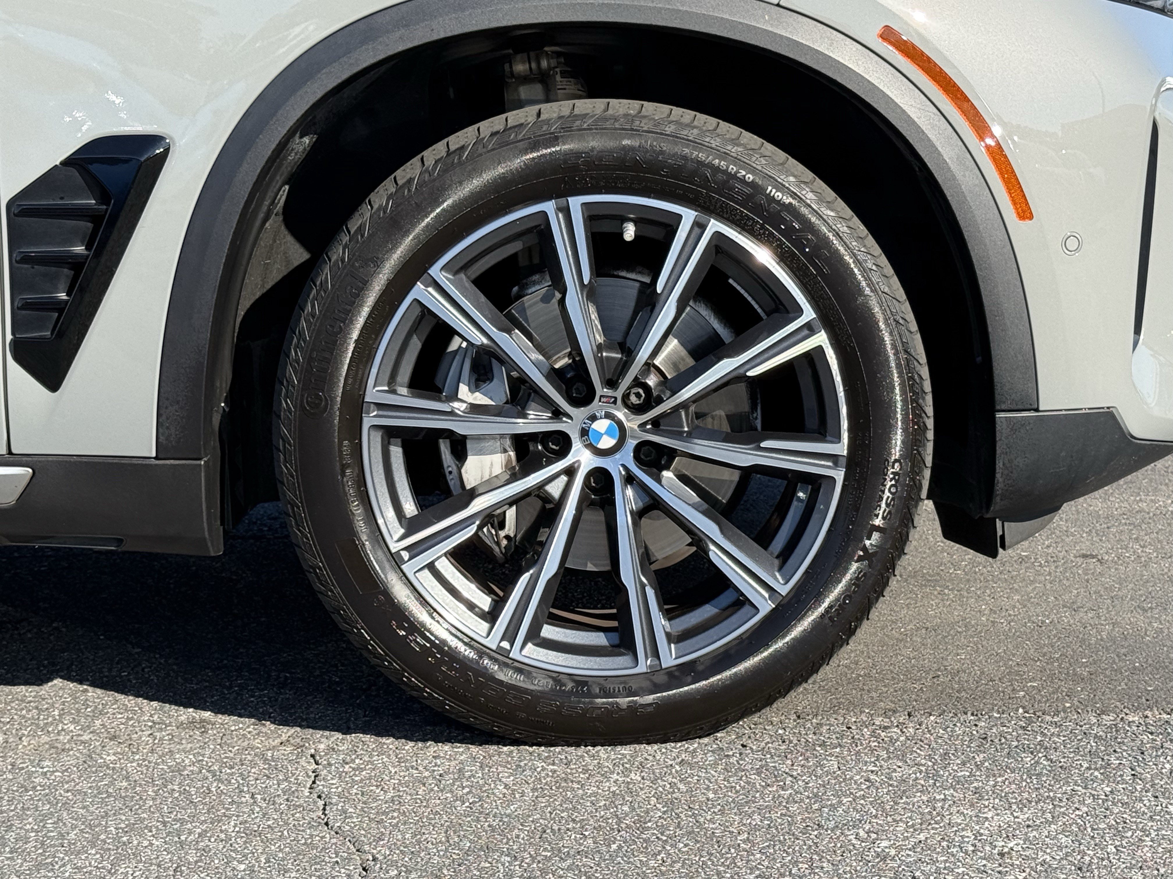 Used 2025 BMW X5 xDrive40i w/ Parking Assistance Package AWD/4WD image 12