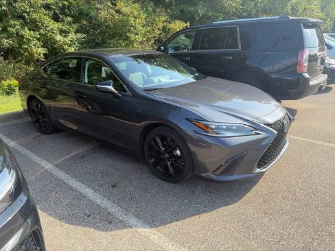 Used 2025 Lexus ES 300h F Sport FWD image 3