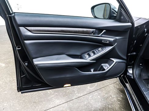 Used 2019 Honda Accord EX-L image 21
